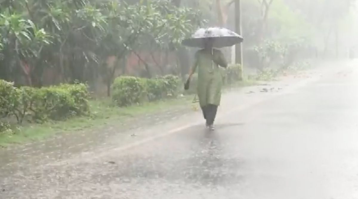 Heavy Rain Lashes Delhi; IMD Warns Of Thundershowers And Lists ...