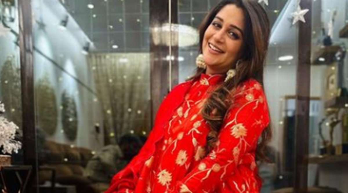 Dipika Kakar Body Funy Xxx - Watch: Mom-to-be Dipika Kakar's stretching routine in the third trimester |  Fitness News - The Indian Express