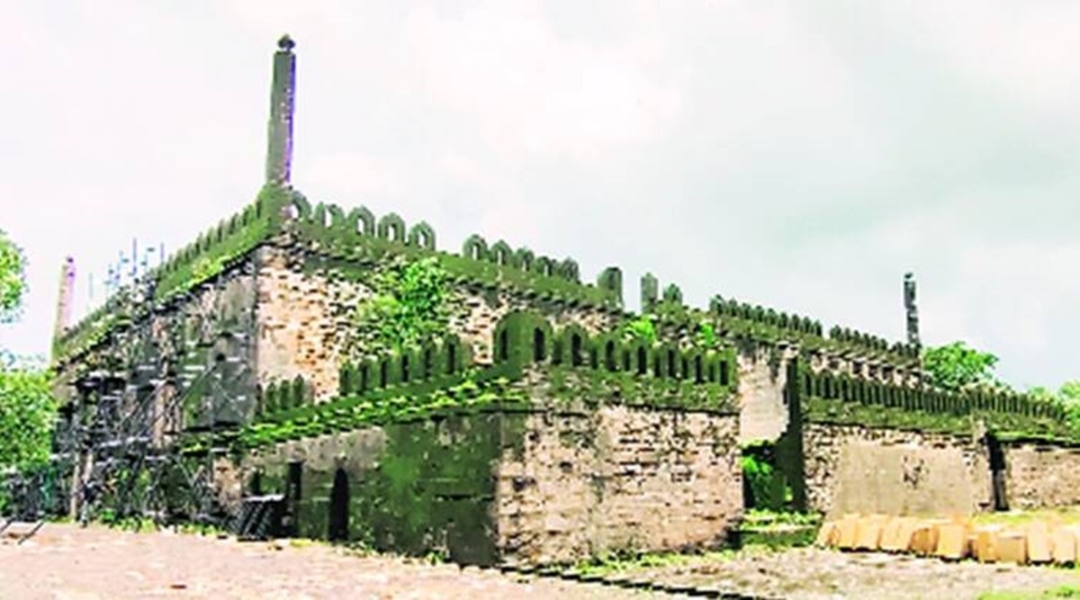 Junagadh civic body issues public notice for removal of dargah, graves, parts of temple within Uparkot Fort in 3 days