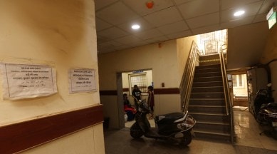 Delhi’s polyclinics, Shortage of doctors, Delhi clinics diagnostic facilities, delhi mohalla clinics, Covid test at delhi clinics, indian express, indian express news