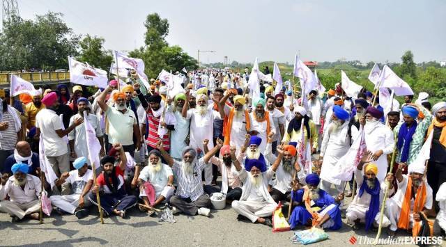 Dairy farmers protest, drop in milk procurement price, DAIRY FARMERS in Maharashtra, dairies ordered to reduce milk procurement prices, Milk prices in Pune, indian express, indian express news