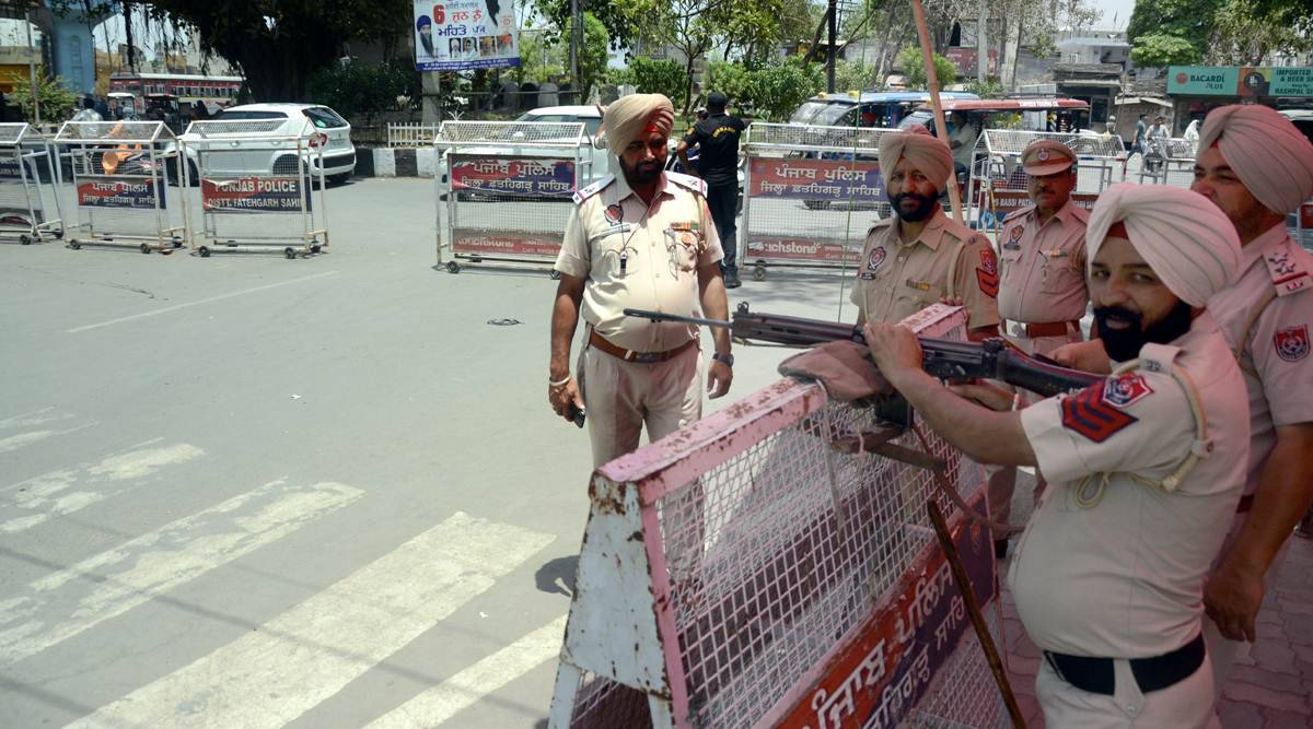 Ludhiana: Five held from Jindi group; heroin, 12.10 lakh drug money, five illegal weapons recovered Ludhiana: Five held from Jindi group; heroin, 12.10 lakh drug money, five illegal weapons recovered