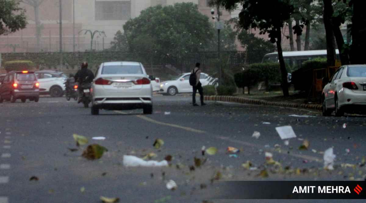 IMD Issues Orange Alert In Delhi As Strong Winds, Thunderstorm Hit ...