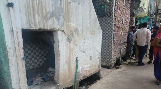 Shahbad dairy murder, Shahbad dairy, PCR call, delhi minor stabbed, delhi minor girl stabbed to death, delhi murder, delhi murder cctv footage, delhi news, Delhi Indian Express, Indian Express News