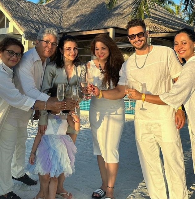 Kunal Kemmu rings in 40th birthday with Soha Ali Khan, daughter Inaaya ...