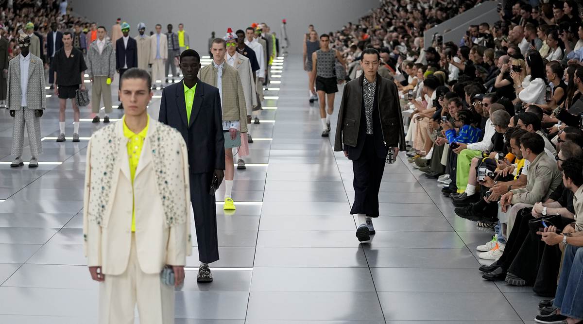 Dior's Kim Jones Celebrates 5 Years As Designer In Gender-Fluid Paris Men's  Show