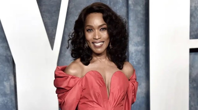 Actor Angela Bassett