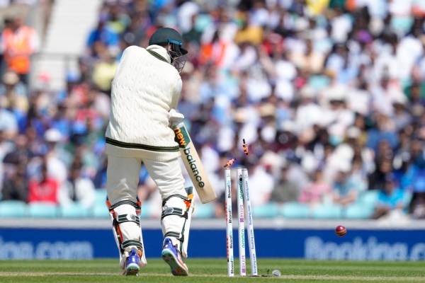 Steve Smith bowled by Shardul Thakur