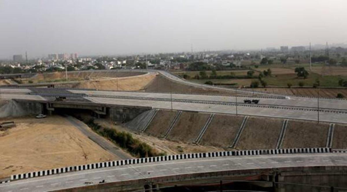 3 dead, 1 injured in car-truck collision on Delhi-Meerut Expressway - Vimarsana News