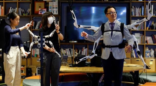 Dancing Cyborgs Japanese Researchers Develop Robot Arms To ‘unlock