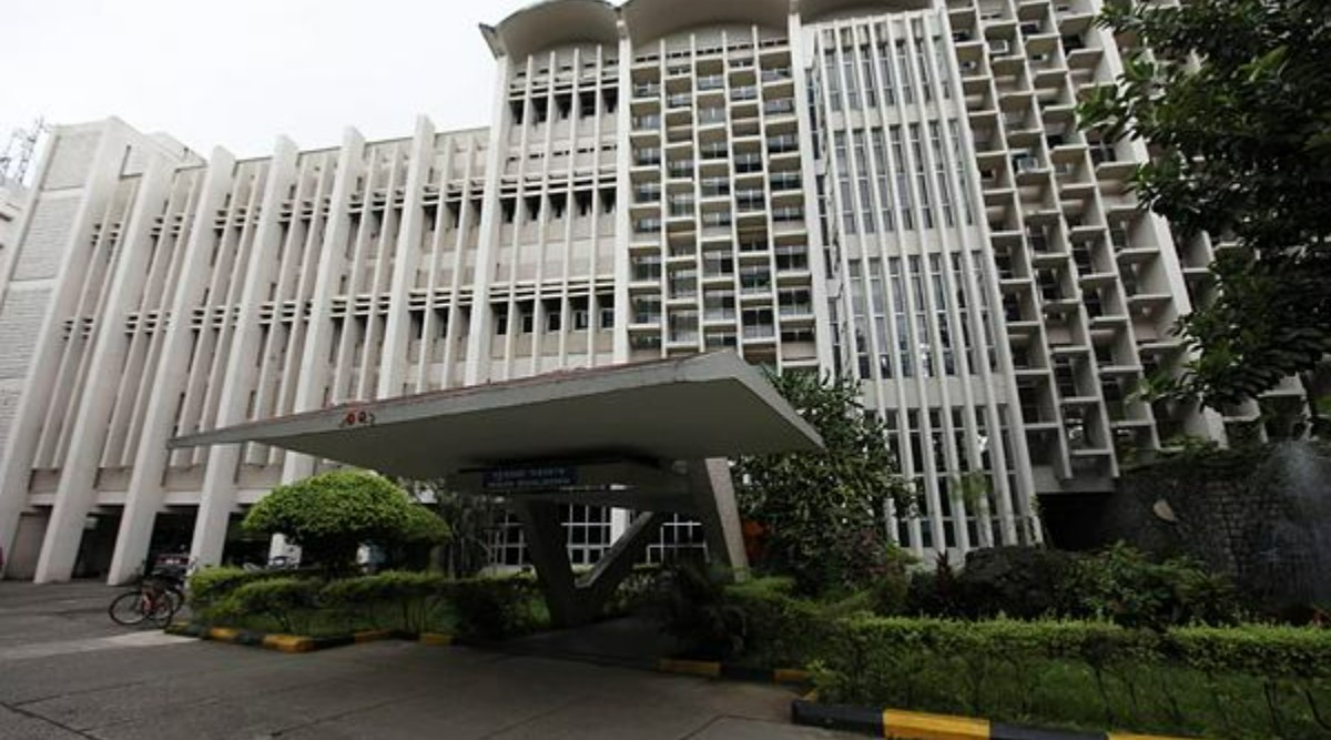 IIT Bombay last 5 years domestic and global ranking.