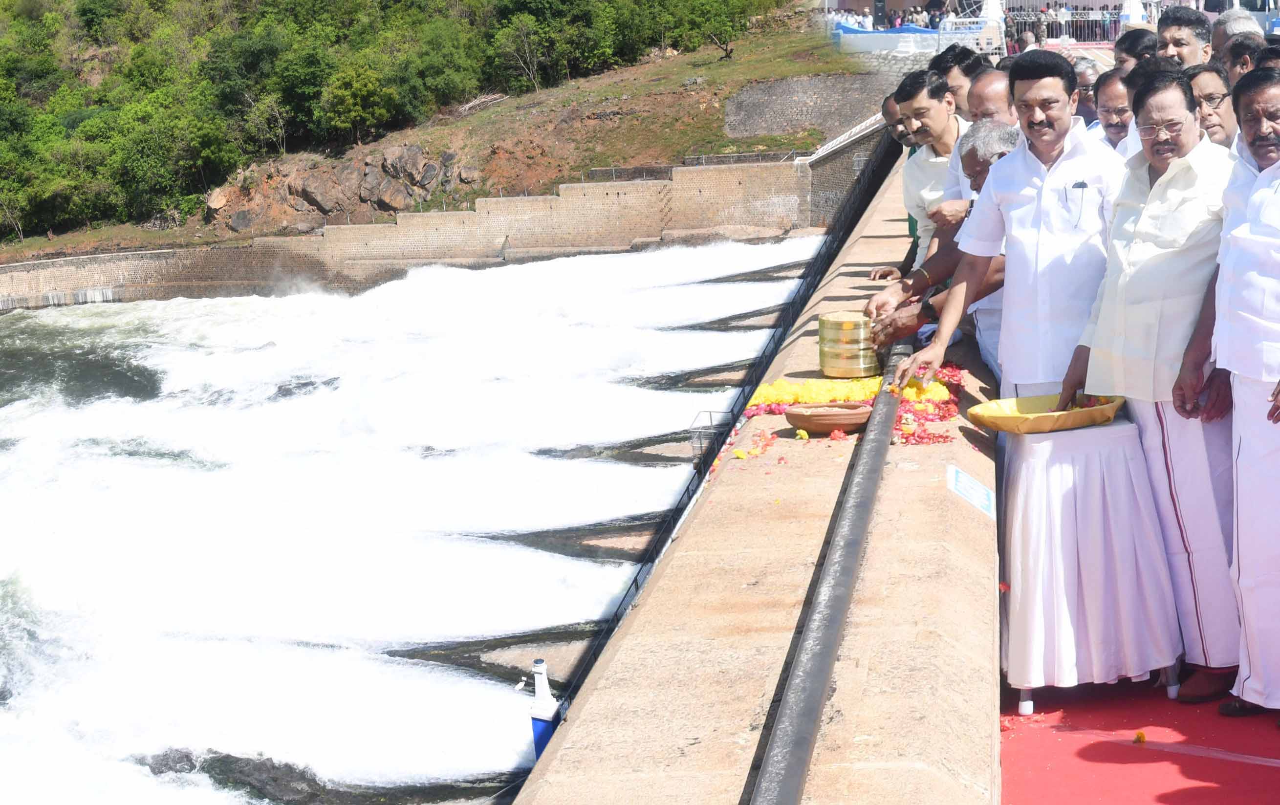 TN CM releases water from Mettur Dam Chennai News The Indian Express