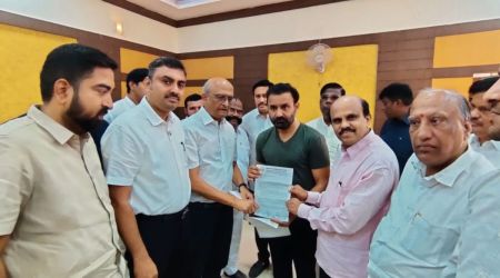 Members of Karnataka Chamber of Commerce and Industry submitted a memorandum to Dharwad district in charge minister Santosh Lad