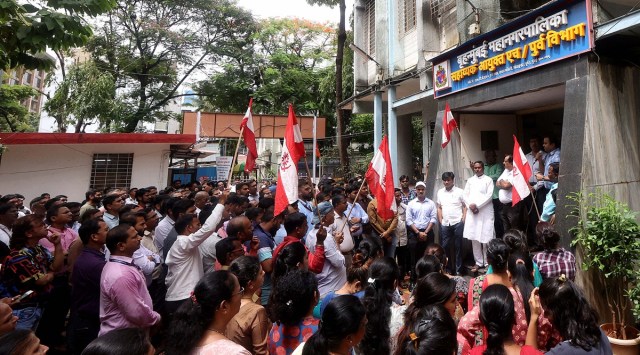 Civic workers condemn attack, stage protest outside ward office