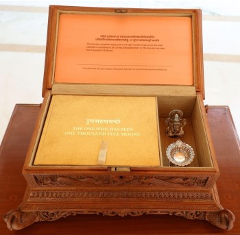 Gifts from PM Modi to Bidens: 7.5 carat green diamond, sandalwood box from Rajasthan | India News News - The Indian Express Gifts from PM Modi to Bidens: 7.5 carat green diamond, sandalwood box from Rajasthan | India News News - The Indian Express