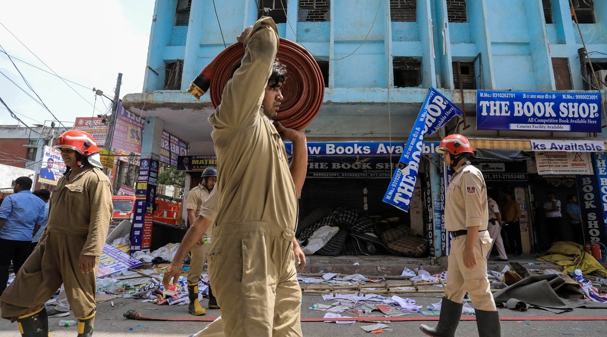 Watch shop clearance in mukherjee nagar