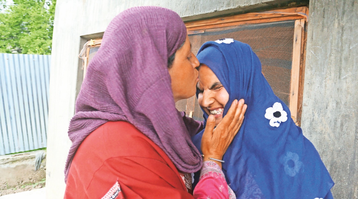 Blinded by pellets in 2016, J&K student learns Braille, clears her Class 12 exam - Vimarsana News