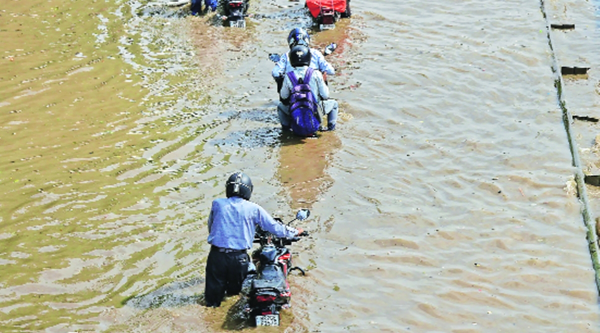 IFFCO Chowk Service Road Cave-in: Sewer Line Repairs Underway, Completion Expected in 3-4 Days