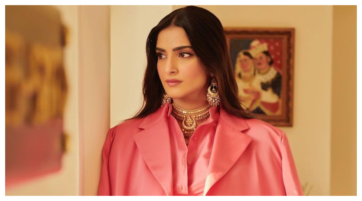 Sonam Kapoor gets showered with love on birthday; Kareena Kapoor, Ananya  Panday post sweet messages | Entertainment News,The Indian Express