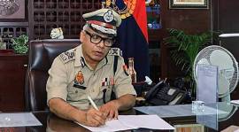 UP DGP Vijay Kumar, UP DGP video conference meeting, DGP instruction to UP police, speedy trials in serious cases, what are the serious nature cases, indian express, indian express news