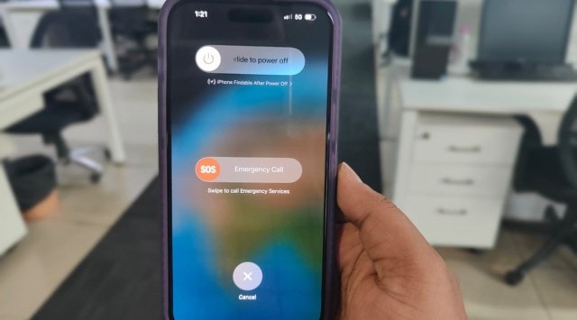 how to add people to emergency contacts on iphone