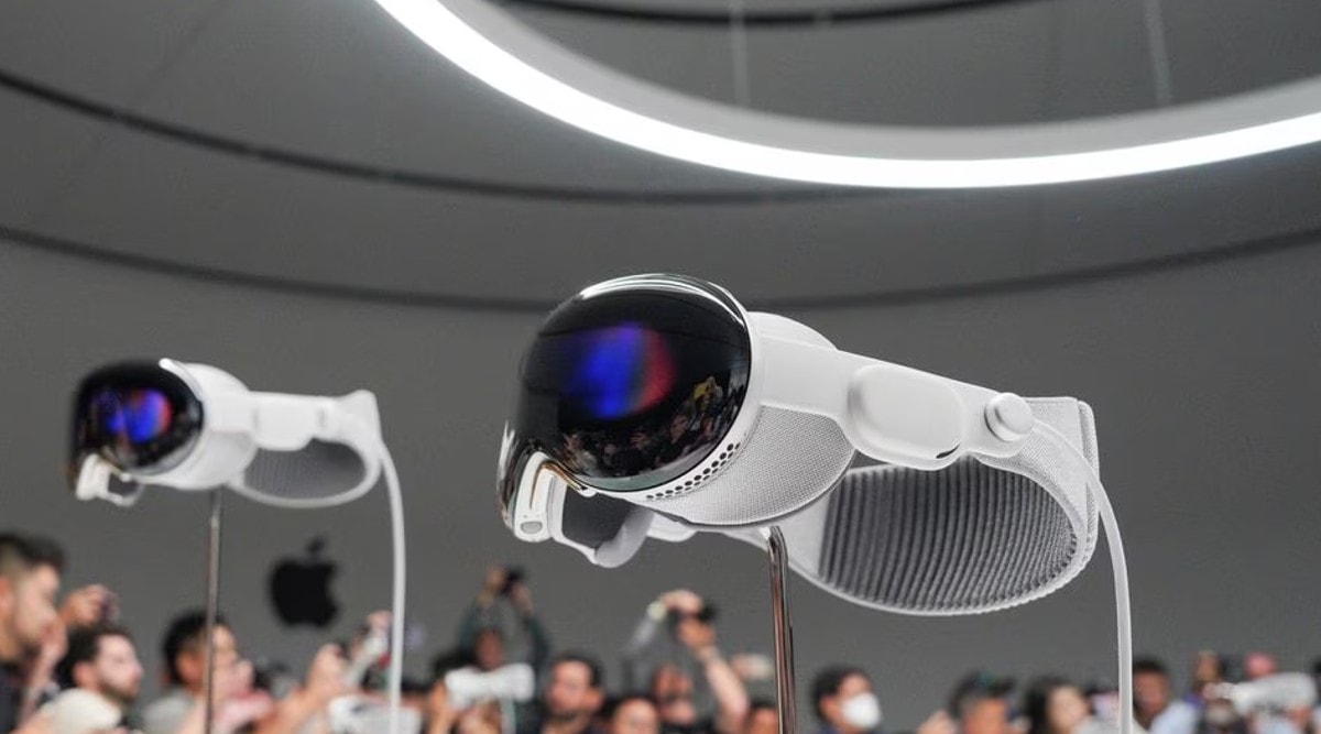 Apple Vision Pro combines the virtual & real worlds Here’s what it can