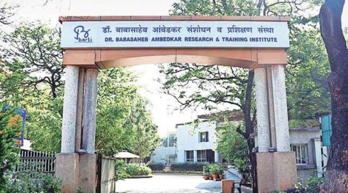 PhD students seeking tenure extension call off protest in Pune, mulls going to court - Vimarsana News