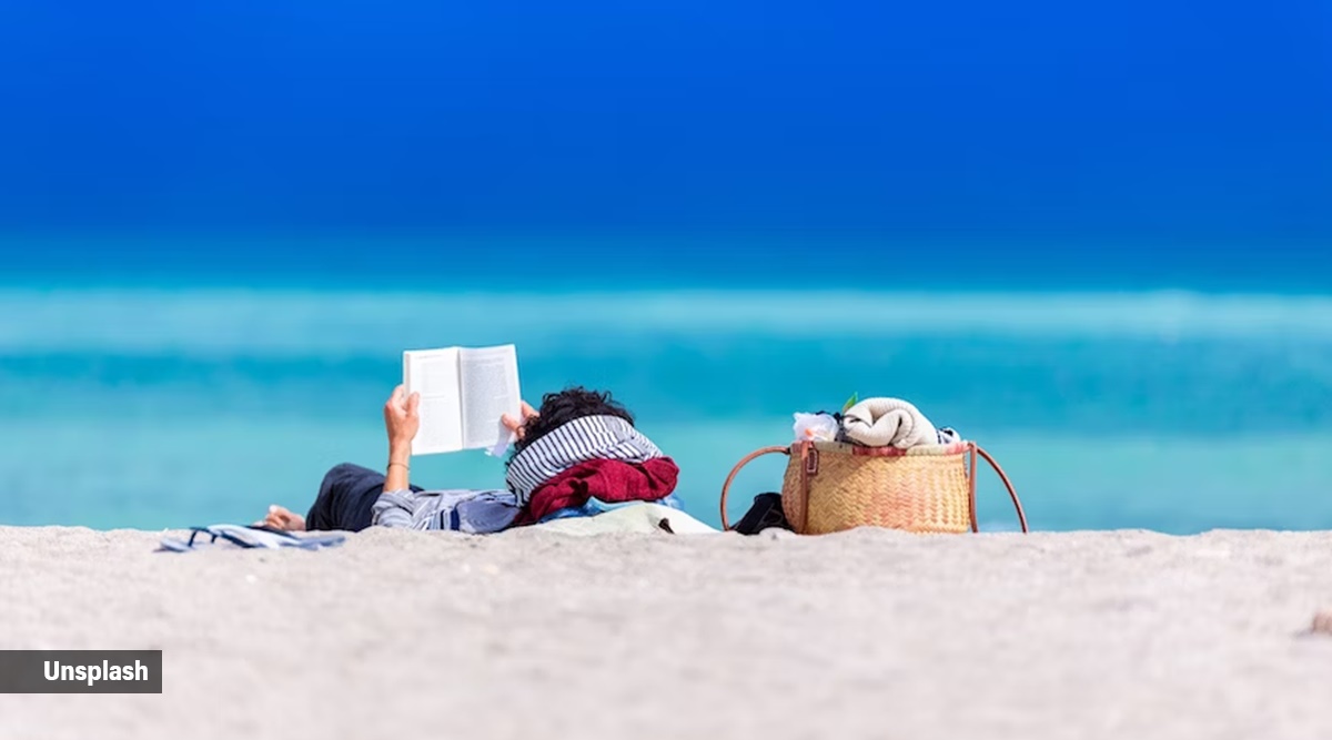 10 must-read books for your enjoyable beach getaway - Vimarsana News