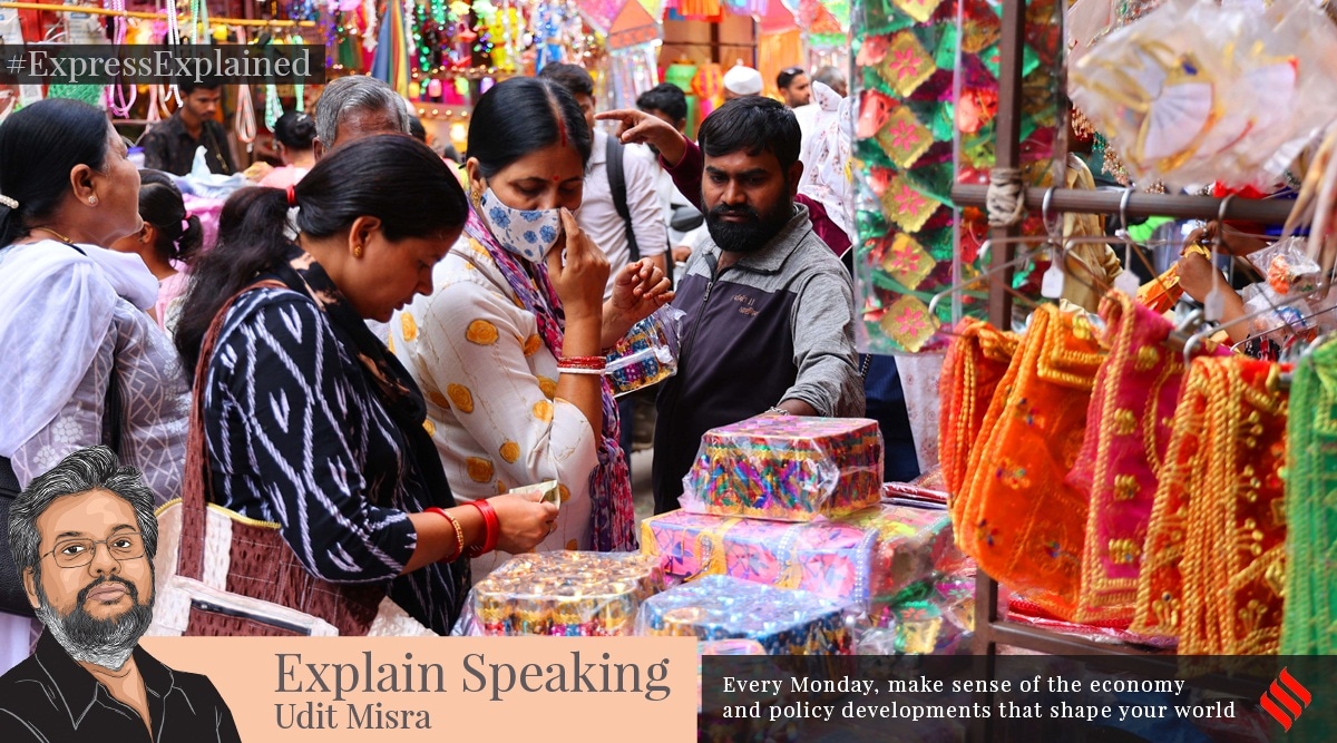 People throng Mandai market for shopping ahead of Diwali in Pune, in 2022.