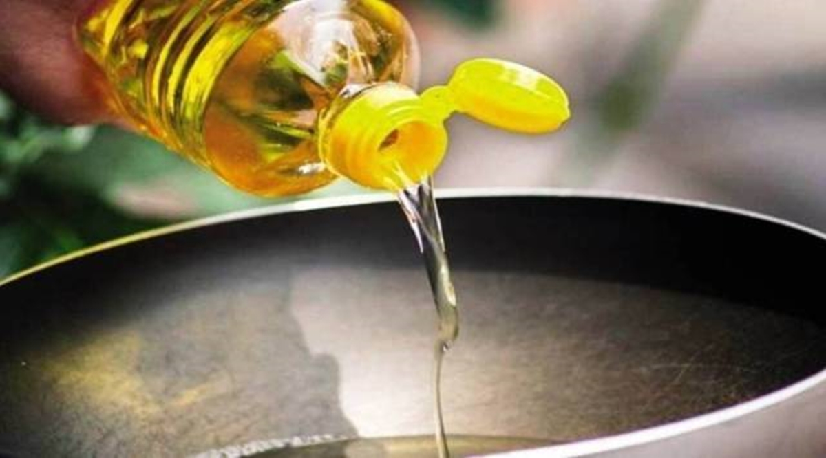 India's palm oil imports fall 15% to 4.39 lakh tonne in May | Business News,The Indian Express - Vimarsana News