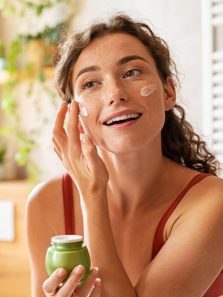 Mistakes to avoid when applying moisturiser