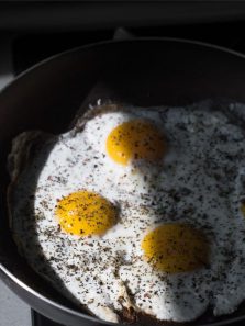 Why you should not consume raw eggs