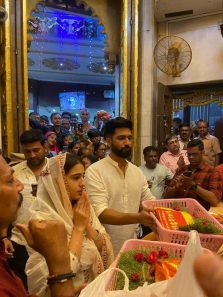 Vicky Kaushal and Sara Ali Khan visit Siddhivinayak temple