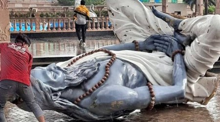 damaged statue mahakal lok