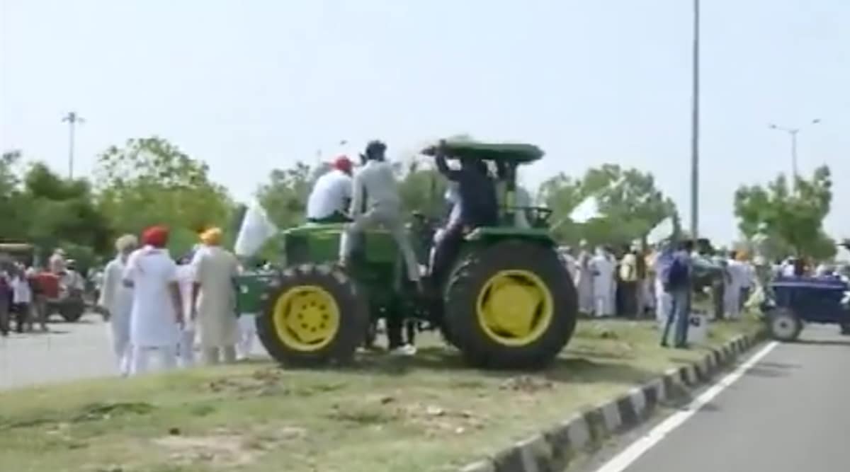 Kisan mahapanchayat: Farmers block highway to Delhi again over sunflower MSP, release of BKU leaders