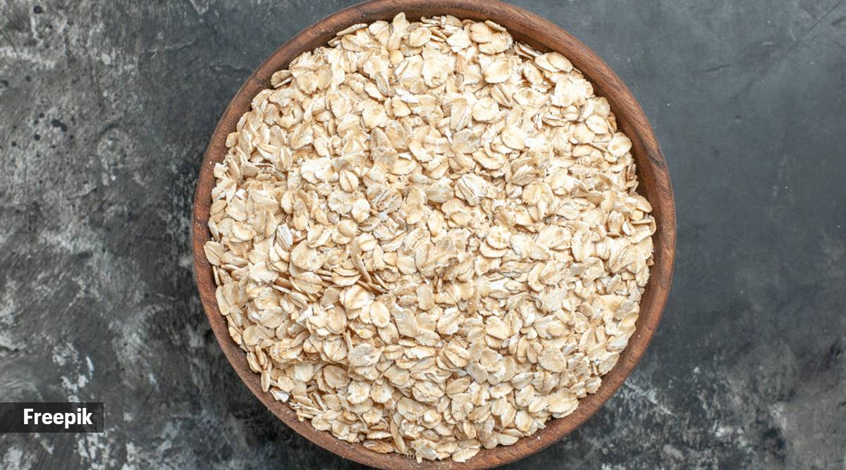 Fibre helps lower cholesterol levels, reduces the risk of developing heart diseases, and promotes healthy digestion. (Pic source: Freepik)