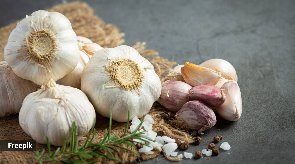 Both onions and garlic are known for their heart health benefits. Garlic, in particular, has been shown to have blood-thinning properties, which can help prevent the formation of clots and plaque that restrict blood flow.