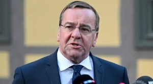 german defence minister offers troops to nato