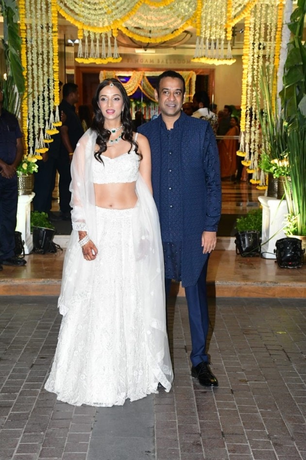 Inside Madhu Mantena Ira Trivedis Reception Aamir Sings Hrithik Saba Hold Hands 6460