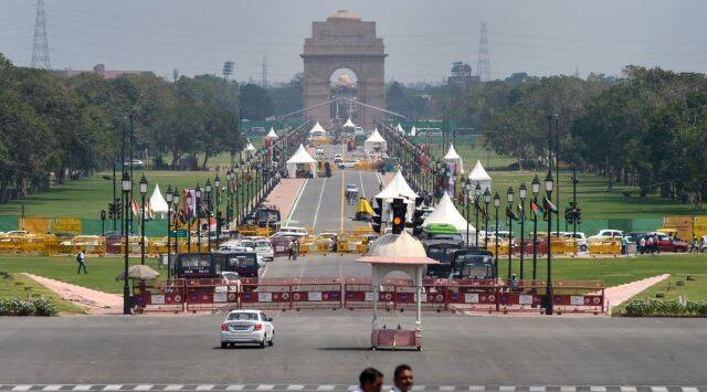 Kartavya Path, India Gate weekend crowds, Kartavya Path vending zones, Central Public Works Department, CPWD officials, Indian Gate parking, Delhi Urban Arts Commission, indian express, indian express news