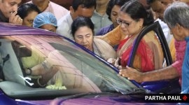 mamata banerjee, injured, kolkata, indian express