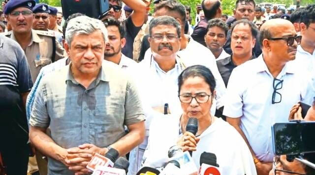 mamata banerjee on Odisha train accident, Odisha train accident death toll, odisha train accident death, train derails in Odisha, Coromandel Express, Coromandel Express derails, Coromandel Express accident, Odisha news, Odisha train accident latest news, Odisha news Indian Express, PM Modi in Odisha, PM Modi odisha