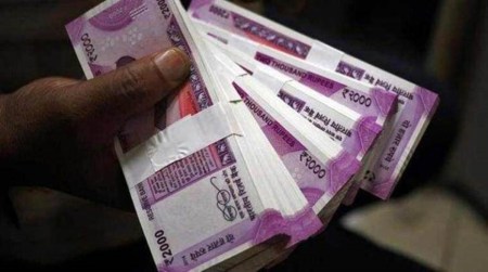 Rs 2,000 notes, Rs 2,000, Rs 2,000 note ban reaction, Rs 2,000 notes withdrawn reaction, RBI Rs 2,000 note ban, Reserve Bank of India, RBI, Business news, Indian express, Current Affairs