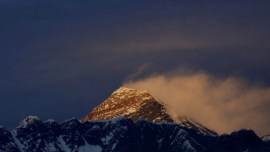 mount everest rescue sherpa