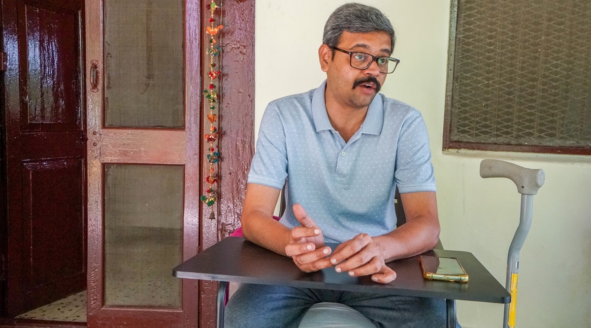 Vadodara hippo attack survivor, hippo attack on Vadodara zoo curator, Vadodara Municipal Corporation, Gujarat Sayaji Baug Zoo, indian express, indian express news