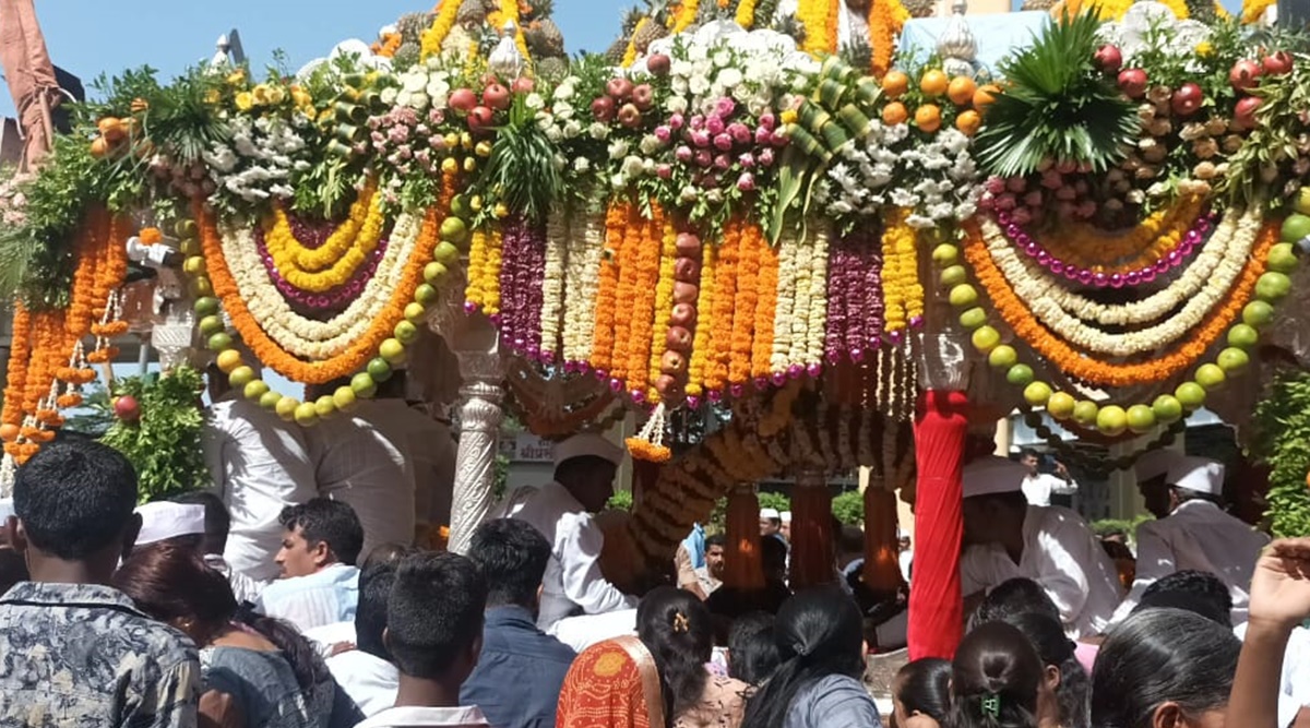 PMC sets up resting place, sanitary napkin stalls along 'palkhi' procession route - Vimarsana News