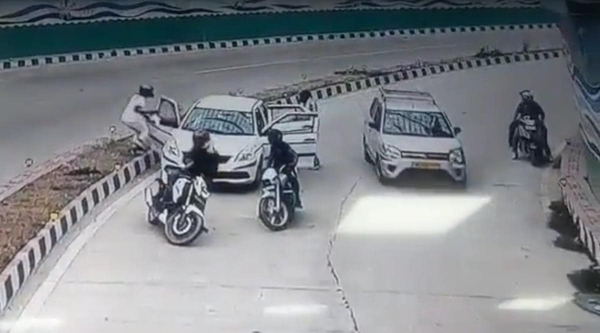 pragati maidan gunpoint robbery