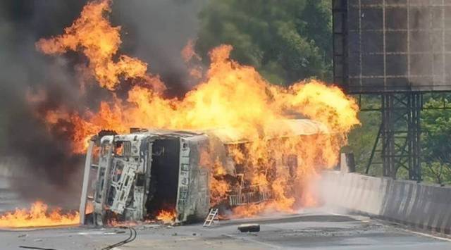 Pune-Mumbai expressway accident: Death toll reaches 5