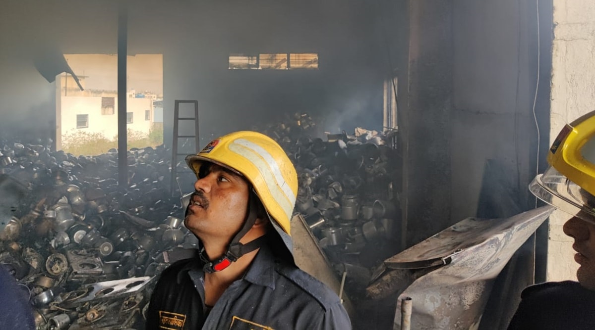 2 godowns of furniture, kitchen utensils gutted near Pune; no casualties