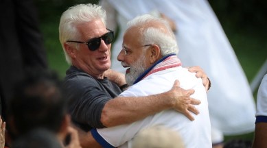richard gere hugs pm modi